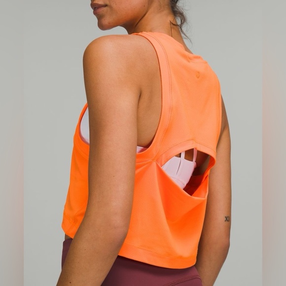 Lululemon open-back cropped tank - Picture 1 of 8